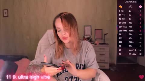 Snapshot of marcelinepeach chatting on 10.02.25 Sara online show from 10.02.25