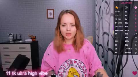 Snapshot of marcelinepeach chatting on 10.14.25 Sara online show from 10.14.25