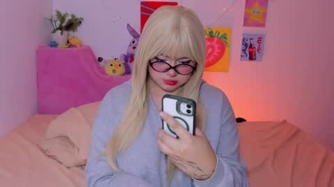 Snapshot of marcy_grey chatting on 06.23.26 danna online show from 06.23.26