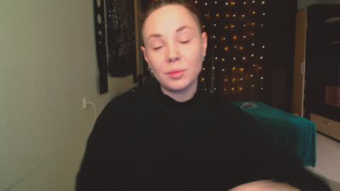 Snapshot of margaret_wilson chatting on 12.23.24 Margaret online show from 12.23.24