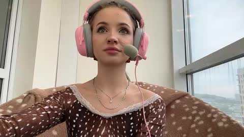 Snapshot of margaretawieczorek chatting on 05.18.26 Emily online show from 05.18.26
