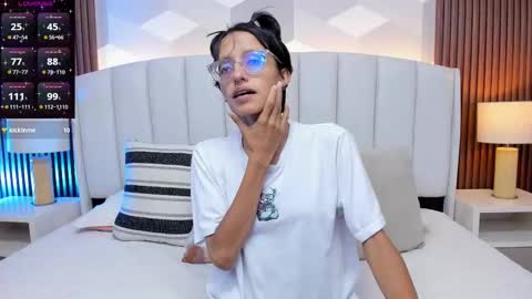 Aitana online show from 11.22.25