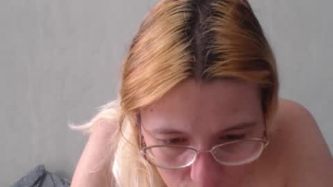 Snapshot of margo_shine chatting on 09.12.25 margo_shine online show from 09.12.25