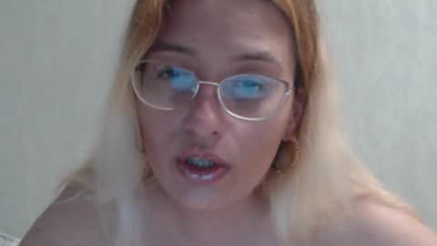 Snapshot of margo_shine chatting on 09.21.25 margo_shine online show from 09.21.25