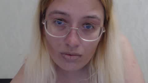 Snapshot of margo_shine chatting on 09.30.25 margo_shine online show from 09.30.25