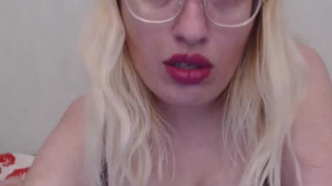 Snapshot of margo_shine chatting on 10.07.25 margo_shine online show from 10.07.25