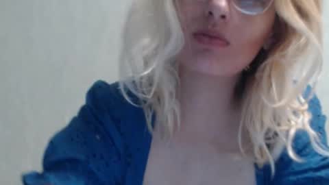 Snapshot of margo_shine chatting on 10.12.25 margo_shine online show from 10.12.25