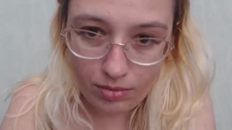 Snapshot of margo_shine chatting on 10.21.25 margo_shine online show from 10.21.25