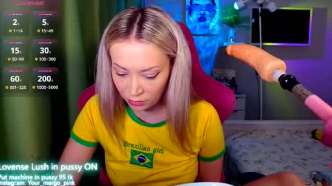 Snapshot of margohotty chatting on 10.31.25 Margo for you   online show from 10.31.25