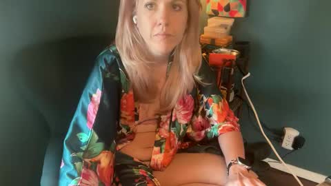 Elle online show from 10.22.25