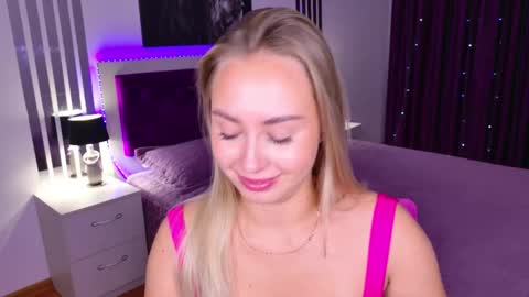 Snapshot of margosugar chatting on 09.22.25 MargoSugar online show from 09.22.25