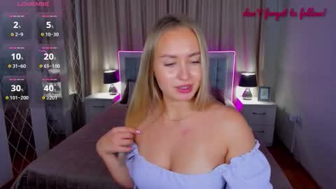 Snapshot of margosugar chatting on 09.25.25 MargoSugar online show from 09.25.25