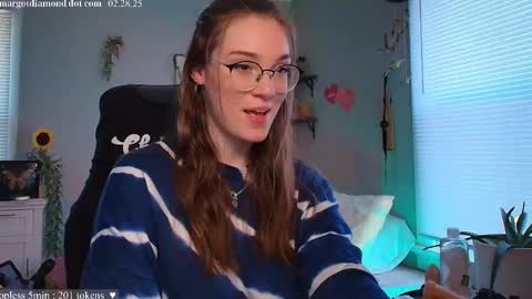 Snapshot of margotdiamond chatting on 02.28.25 online show from 02.28.25