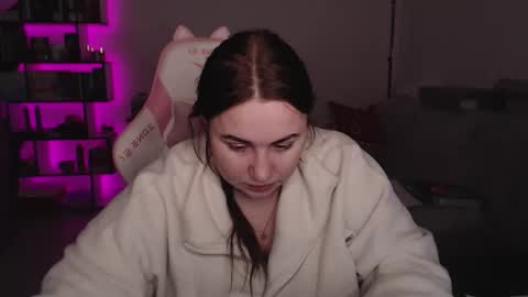 Snapshot of mari_moore7 chatting on 12.18.25 mari moore online show from 12.18.25