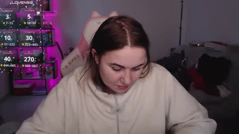 Snapshot of mari_moore7 chatting on 12.23.25 mari moore online show from 12.23.25