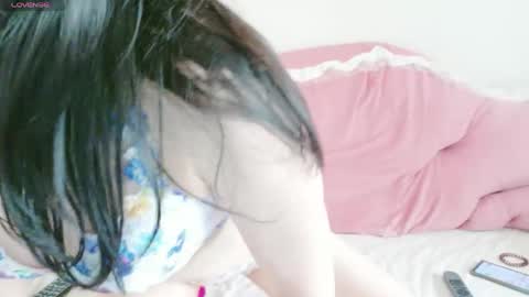 Snapshot of mari_tokyo chatting on 04.19.26 mari_tokyo online show from 04.19.26