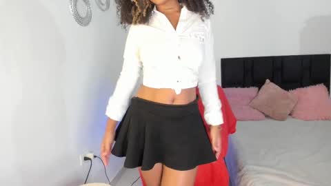 Snapshot of maria_julyana chatting on 03.12.25 V A N E S S A online show from 03.12.25