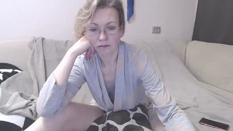 Snapshot of maria_lisica chatting on 01.03.25 Mari online show from 01.03.25