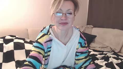 Snapshot of maria_lisica chatting on 02.12.25 Mari online show from 02.12.25