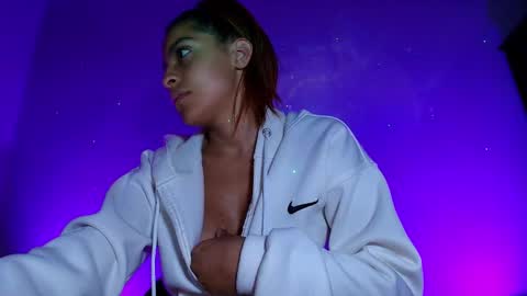 Snapshot of maria_rosee chatting on 11.23.25 ELI online show from 11.23.25