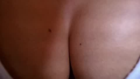 Snapshot of maria_rosee chatting on 12.20.25 ELI online show from 12.20.25