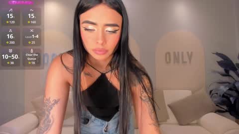 Snapshot of mariaherrera_ chatting on 12.28.24 MARIA HERRERA online show from 12.28.24