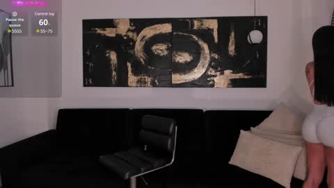 Snapshot of mariaherrera_ chatting on 01.11.25 MARIA HERRERA online show from 01.11.25