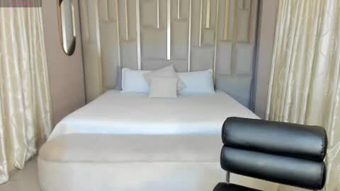 Snapshot of mariaherrera_ chatting on 12.15.25 MARIA HERRERA online show from 12.15.25