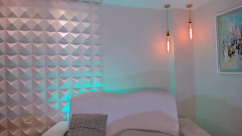 MARIA HERRERA  online show from 03.06.26