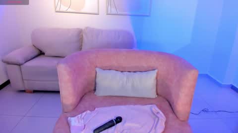 MARIA HERRERA  online show from 04.18.26