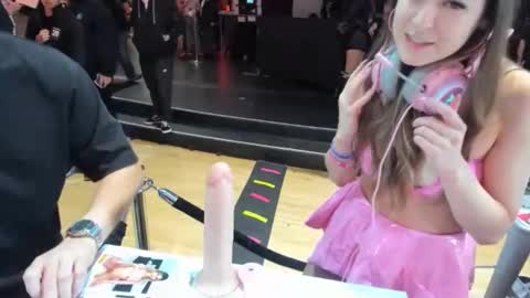 Pinkkitty online show from 01.18.25