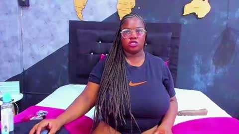 Snapshot of mariam__rossi chatting on 10.24.25  MARIAM online show from 10.24.25