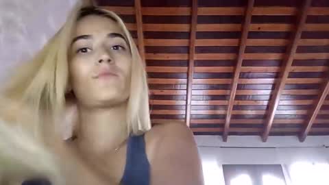 Snapshot of mariam_arango chatting on 06.08.26 mariam_arango online show from 06.08.26