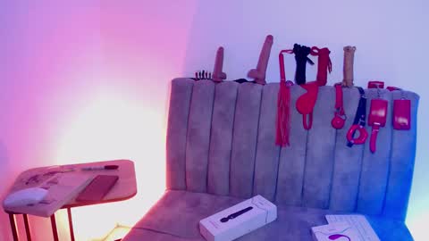 Marian online show from 11.22.25