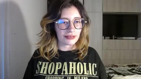 Snapshot of mariana124_ chatting on 12.17.24 Mariana online show from 12.17.24