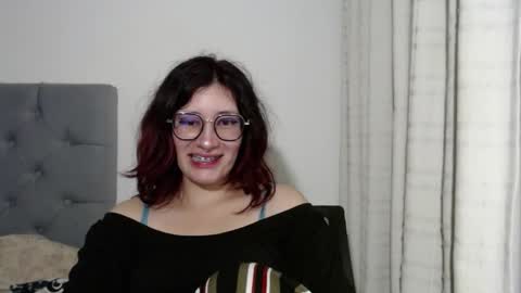 Snapshot of mariana124_ chatting on 01.04.25 Mariana online show from 01.04.25