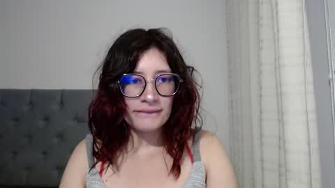 Snapshot of mariana124_ chatting on 01.04.25 Mariana online show from 01.04.25