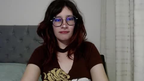 Snapshot of mariana124_ chatting on 02.04.25 Mariana online show from 02.04.25