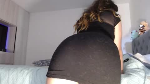 Snapshot of mariana124_ chatting on 10.30.25 Mariana online show from 10.30.25