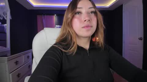 Snapshot of mariana_castro9 chatting on 10.31.25 Mariana Castro online show from 10.31.25