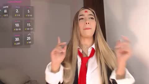 Snapshot of mariana_es chatting on 10.31.25 Mariana online show from 10.31.25