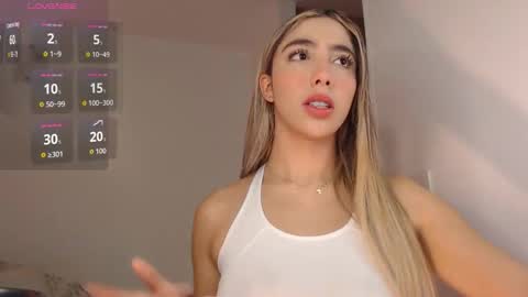 Snapshot of mariana_es chatting on 11.03.25 Mariana online show from 11.03.25