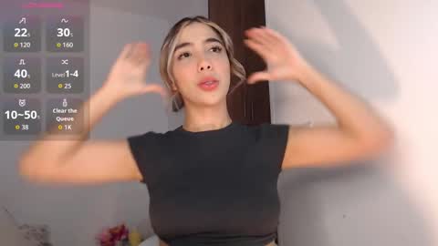 Snapshot of mariana_es chatting on 11.07.25 Mariana online show from 11.07.25