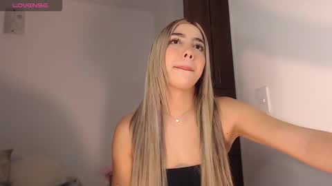 Snapshot of mariana_es chatting on 01.15.26 Mariana online show from 01.15.26