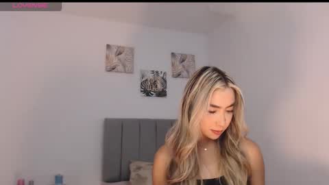 Mariana online show from 03.15.26