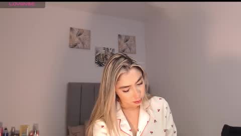 Mariana online show from 03.18.26