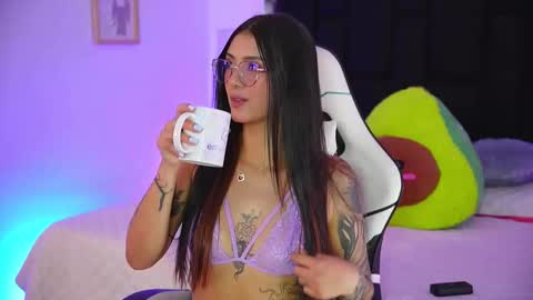 Snapshot of mariana_monroe04 chatting on 03.11.26 Mariana online show from 03.11.26