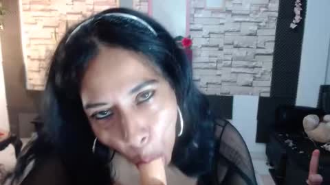 Snapshot of mariana_night chatting on 12.26.24 mariana_night online show from 12.26.24