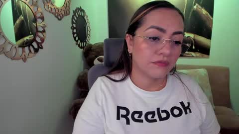 Snapshot of marianalopez81 chatting on 05.09.26 Mariana Lopez online show from 05.09.26