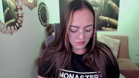 Snapshot of marianalopez81 chatting on 05.10.26 Mariana Lopez online show from 05.10.26